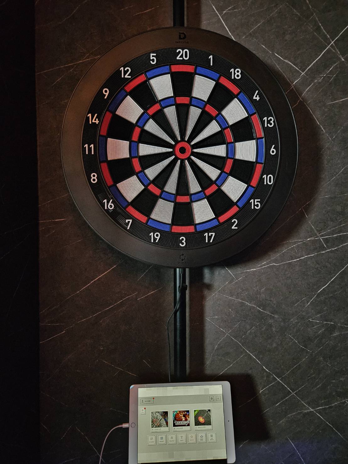 Darts machine at JoyB